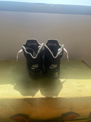 Jordan 5 Metallic Negro Gris
