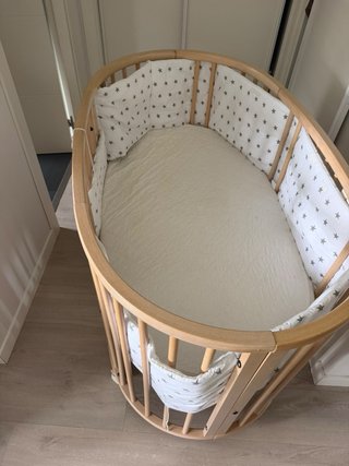 Cuna Stokke ovalada madera