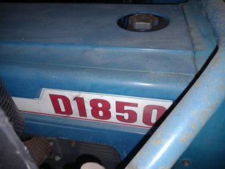 Tractor MITSUBISHI D1850 con pala