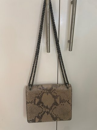 Bolso de piel serpiente