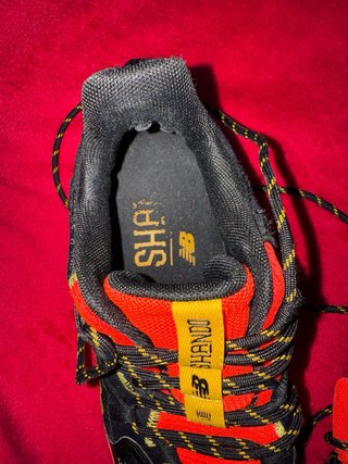 Zapatillas New Balance Shando Trail Negras Rojas