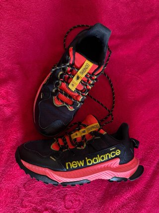 Zapatillas New Balance Shando Trail Negras Rojas