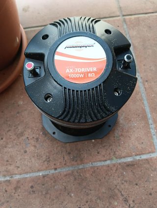 Caja  drivers CHESS AUDIO y KIPUS y motor AUDIOMAX