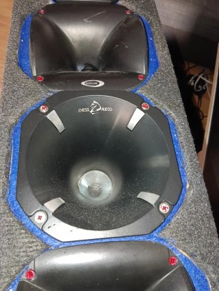 Caja  drivers CHESS AUDIO y KIPUS y motor AUDIOMAX