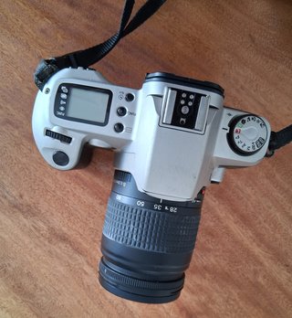 Canon EOS 500N + objetivo 28-80mm