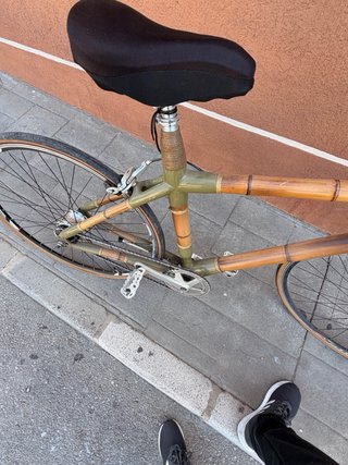 Bicicleta de bambú