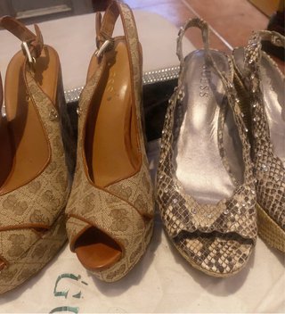 Sandalias Guess Beige y Marrón