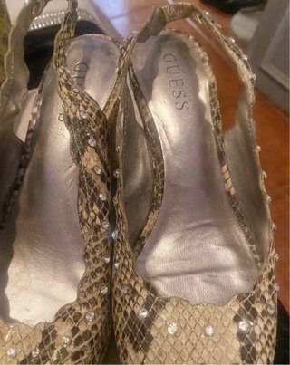 Sandalias Guess Beige y Marrón
