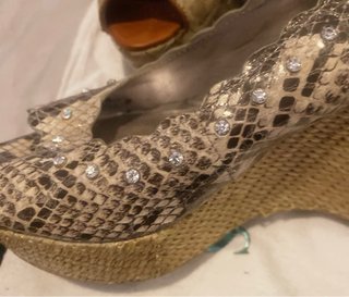 Sandalias Guess Beige y Marrón