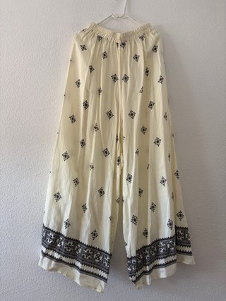 Pantalones anchos de mujer