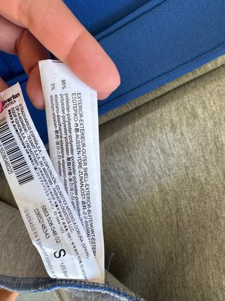 Chaqueta azulón tipo neopreno con capucha