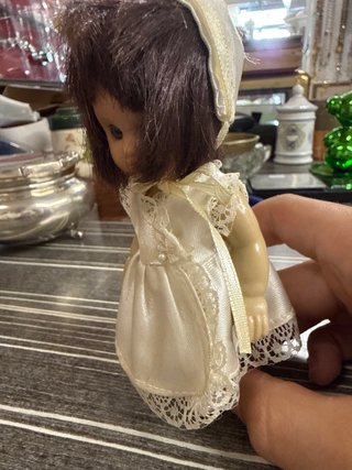Mariquita Pérez pequeña vestida de comunión