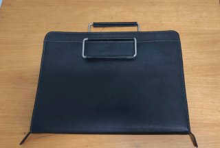 Portafolio polipiel negro con cremallera