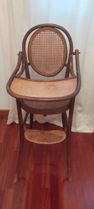 Trona antigua estilo Thonet