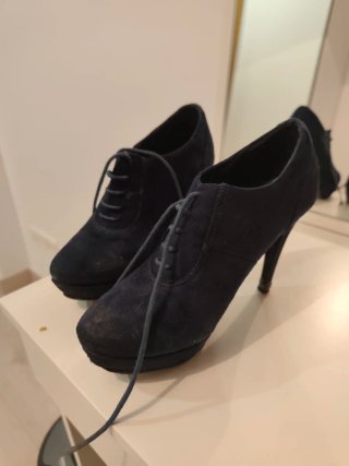 Zapatos tacón azul marino ante