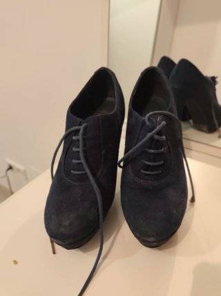 Zapatos tacón azul marino ante