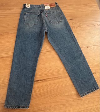Pantalón Levis azul para mujer nuevo a estrenar.