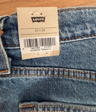 Pantalón Levis azul para mujer nuevo a estrenar.
