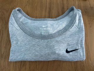 Camiseta Nike Tirantes Gris Hombre