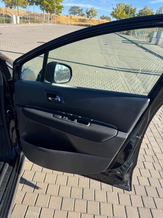 Peugeot 3008 2011