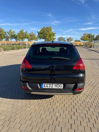 Peugeot 3008 2011
