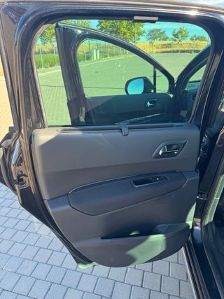 Peugeot 3008 2011