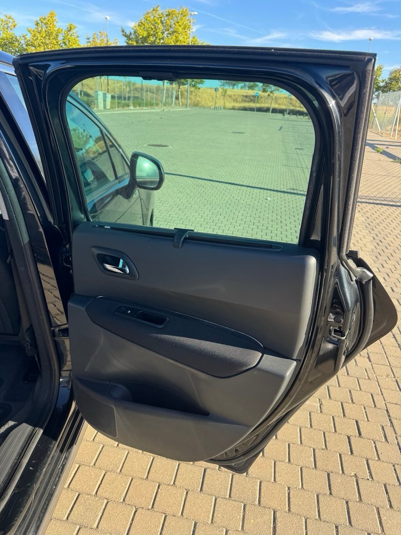Peugeot 3008 2.0 HDI FAP Allure 2011, foto 24