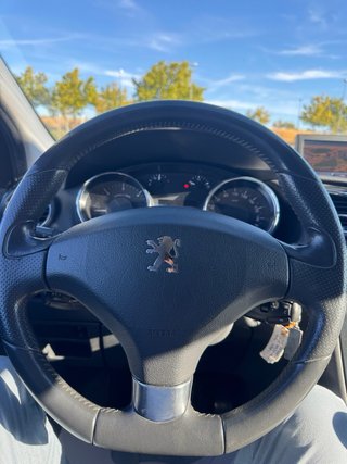 Peugeot 3008 2011