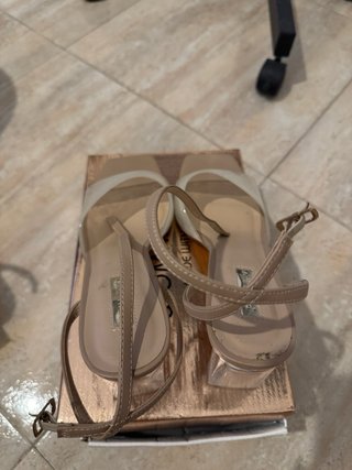 Zapatos de tacón transparentes Primark