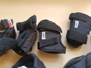 Casco y protecciones patinaje y casco bicicleta.