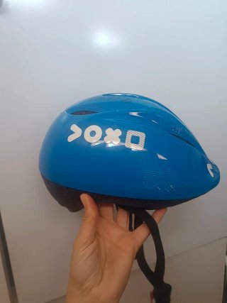 Casco y protecciones patinaje y casco bicicleta.