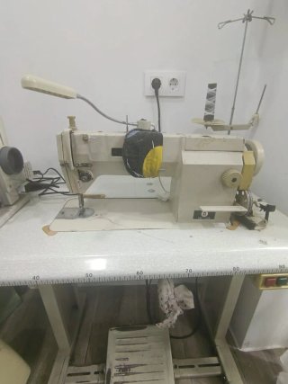 Máquina de coser industrial