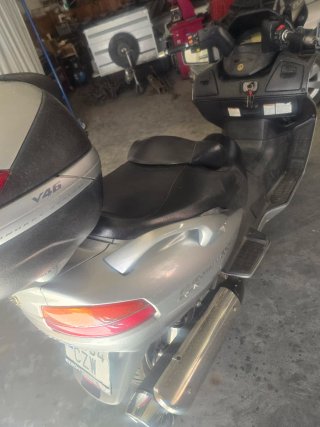 Suzuki Burgman 650 A.B.S. con Cofre