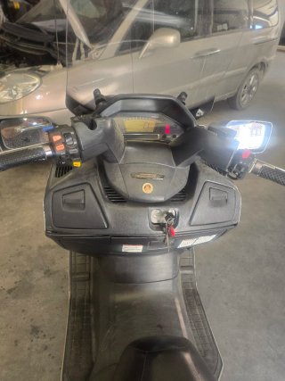 Suzuki Burgman 650 A.B.S. con Cofre