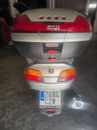 Suzuki Burgman 650 A.B.S. con Cofre