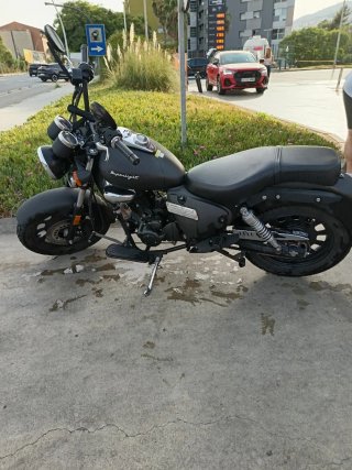 Keeway Moped - Negro