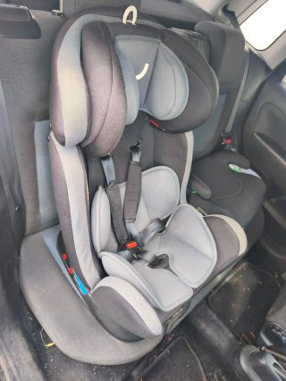 Silla coche 3-10 años. A cinturón.