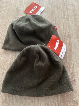 Dos gorros verde caza