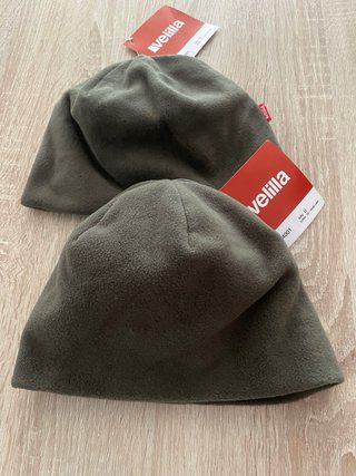 Dos gorros verde caza