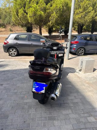 Suzuki Burgman 400 ABS Granate