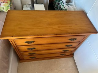 Cabecero y cómoda madera maciza