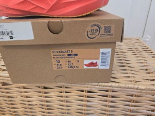 Asics Novablast 5 T44 Naranja