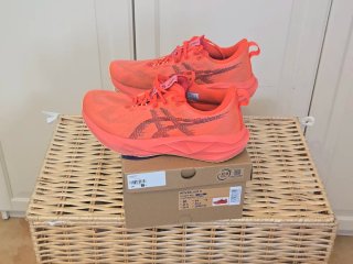 Asics Novablast 5 T44 Naranja