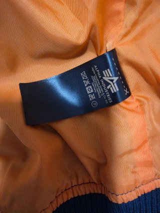Chaqueta Alpha Industries con capucha Talla M