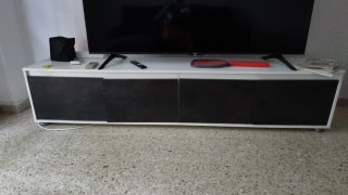 Mueble TV blanco y gris