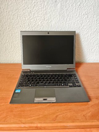 Portátil Toshiba i7 12GB 256GB SSD