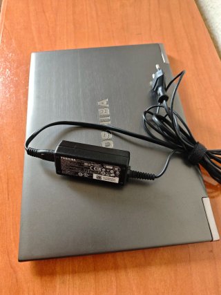 Portátil Toshiba i7 12GB 256GB SSD