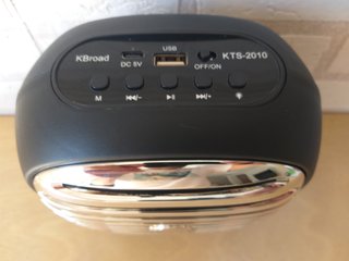 Altavoz Bluetooth karaoke  micrófono y luces LED.