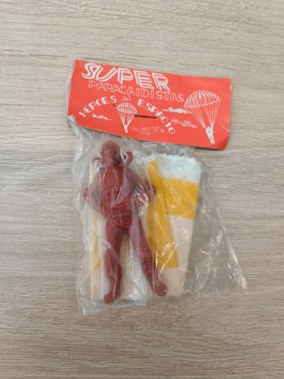 Muñeco Super Paracaidista héroes del espacio