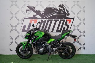 Kawasaki Z900 Verde